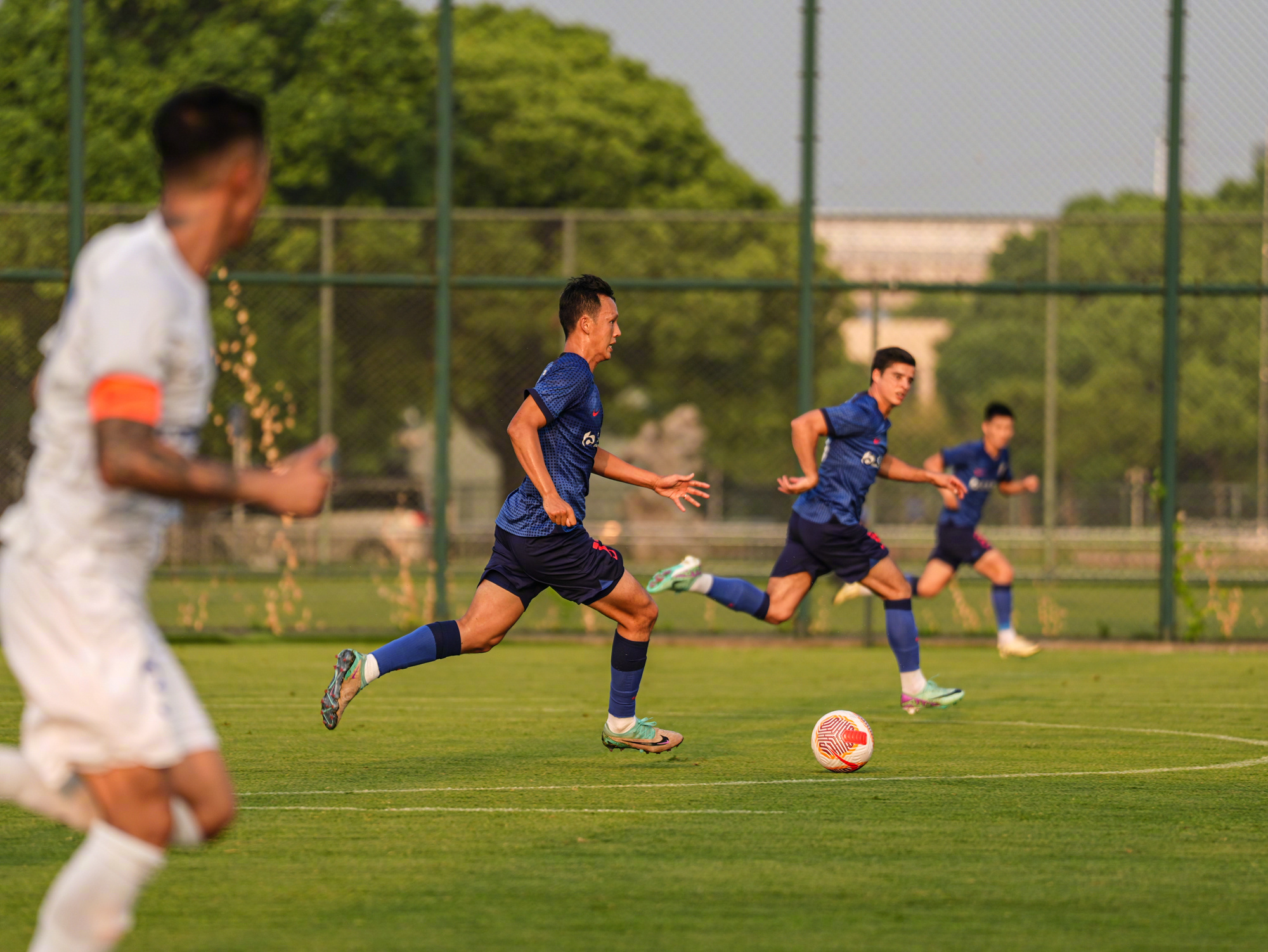熊猫网站 -包含国际比赛日体能课后；上海申花远射贴柱备战中超；态度坚定；阵容厚度经受考验的词条