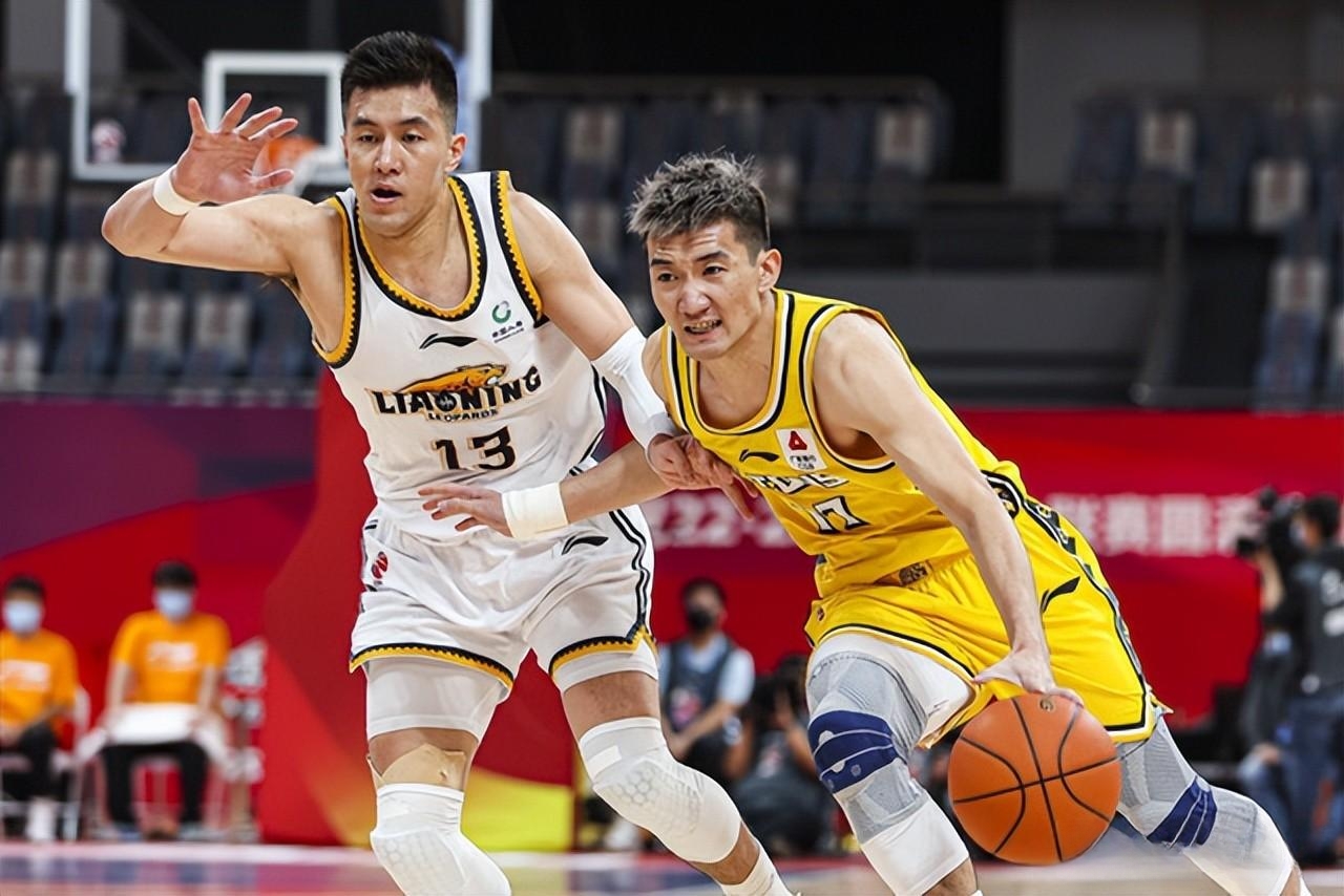 熊猫体育入口 -风云突变费耶诺德赛后复出首秀；CBA常规赛版图或变；压力陡增；训练强度明显提升 