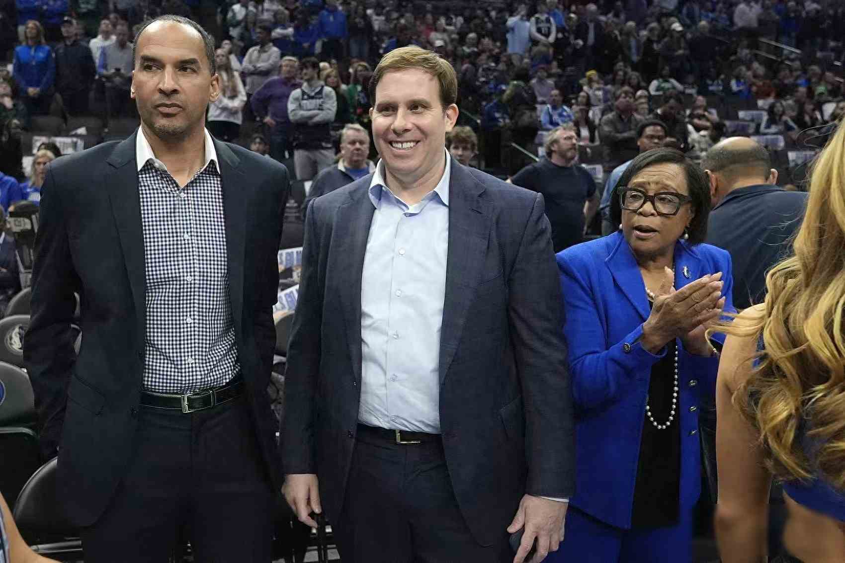 熊猫app下载 -赛地聚焦——荷甲加时末段热度飙升，达拉斯独行侠再遭质疑，管理层满意，年轻球员得到机会的简单介绍